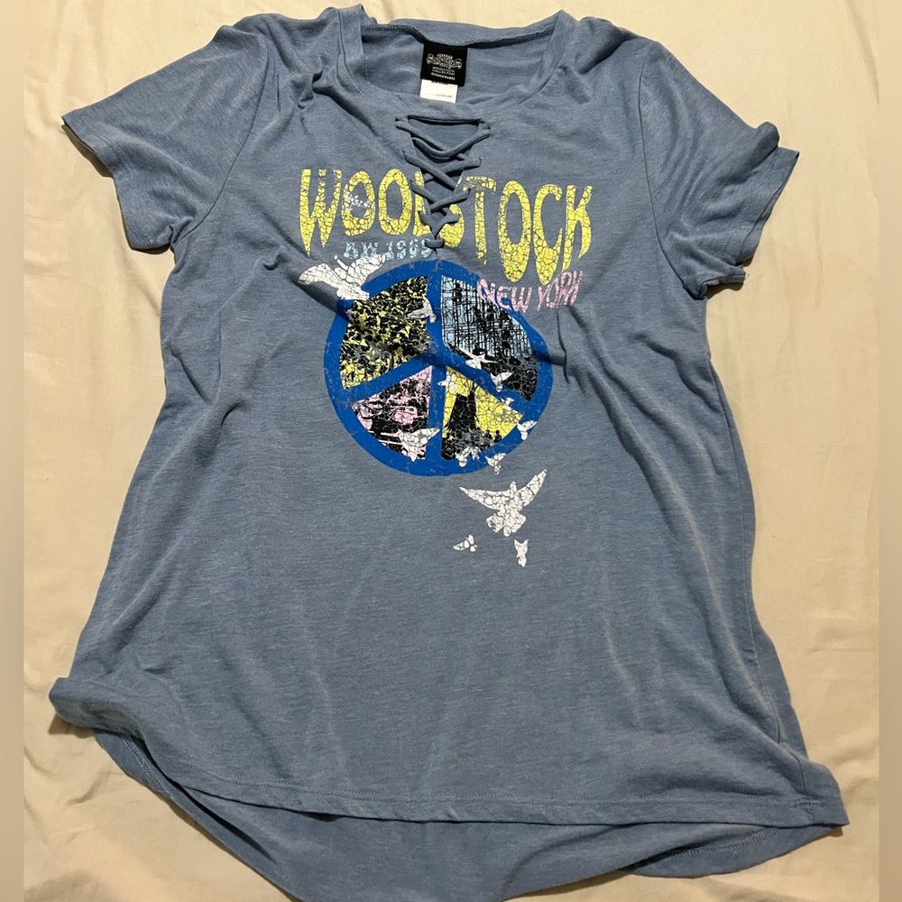 Women’s extra large, short sleeve, Woodstock, cut out T-shirt